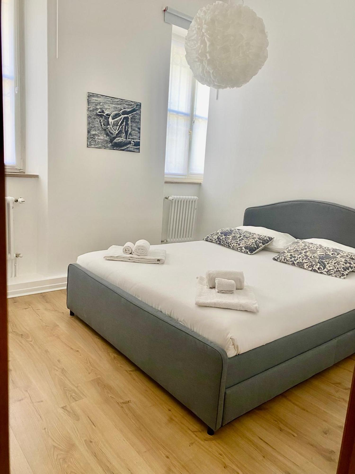 Piazza Garibaldi Eleganti Suite Con Sauna Udine Exteriör bild
